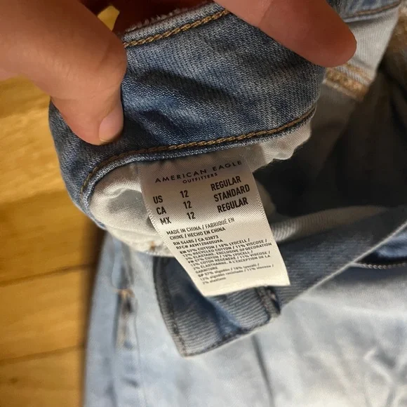 American Eagle Stretch Jeans - Picture 2 of 4